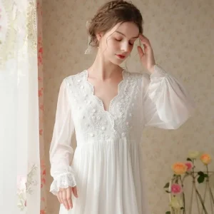 chemise de nuit manches longues blanche